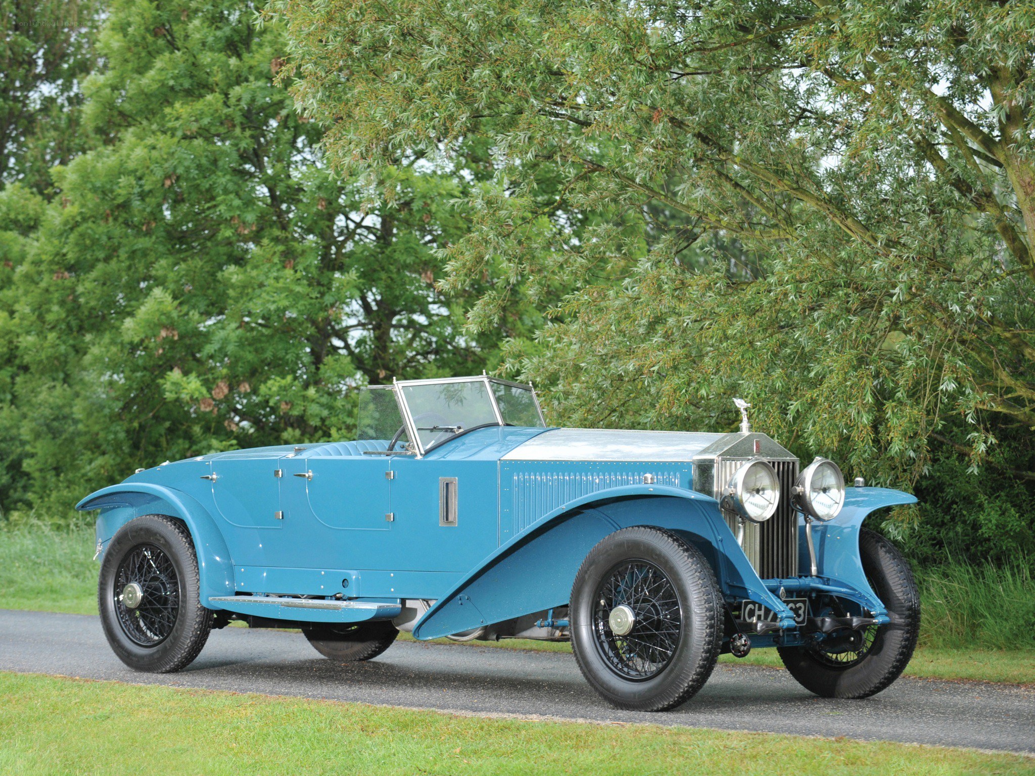Classic blue Rolls-Royce car