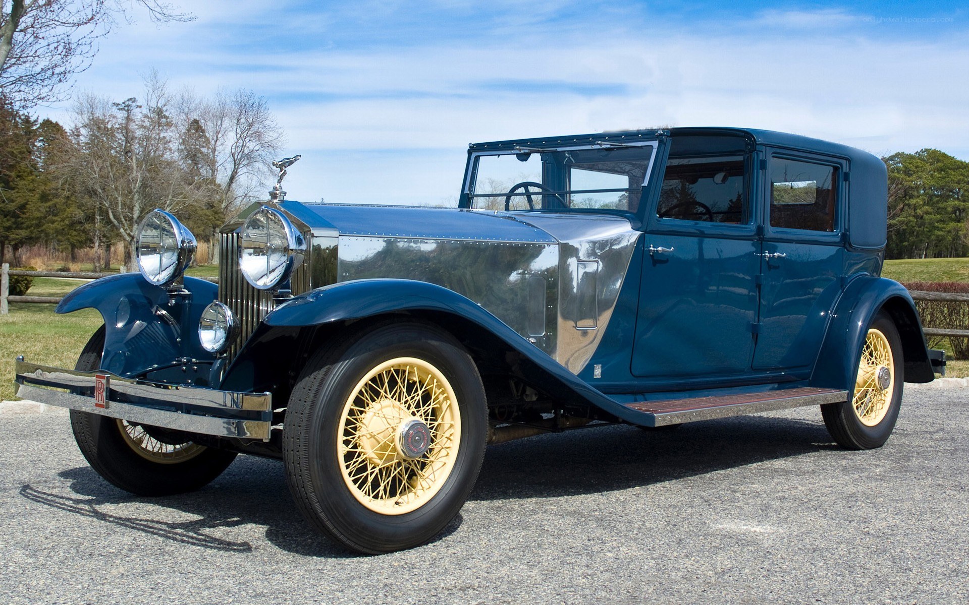 Classic blue Rolls-Royce car