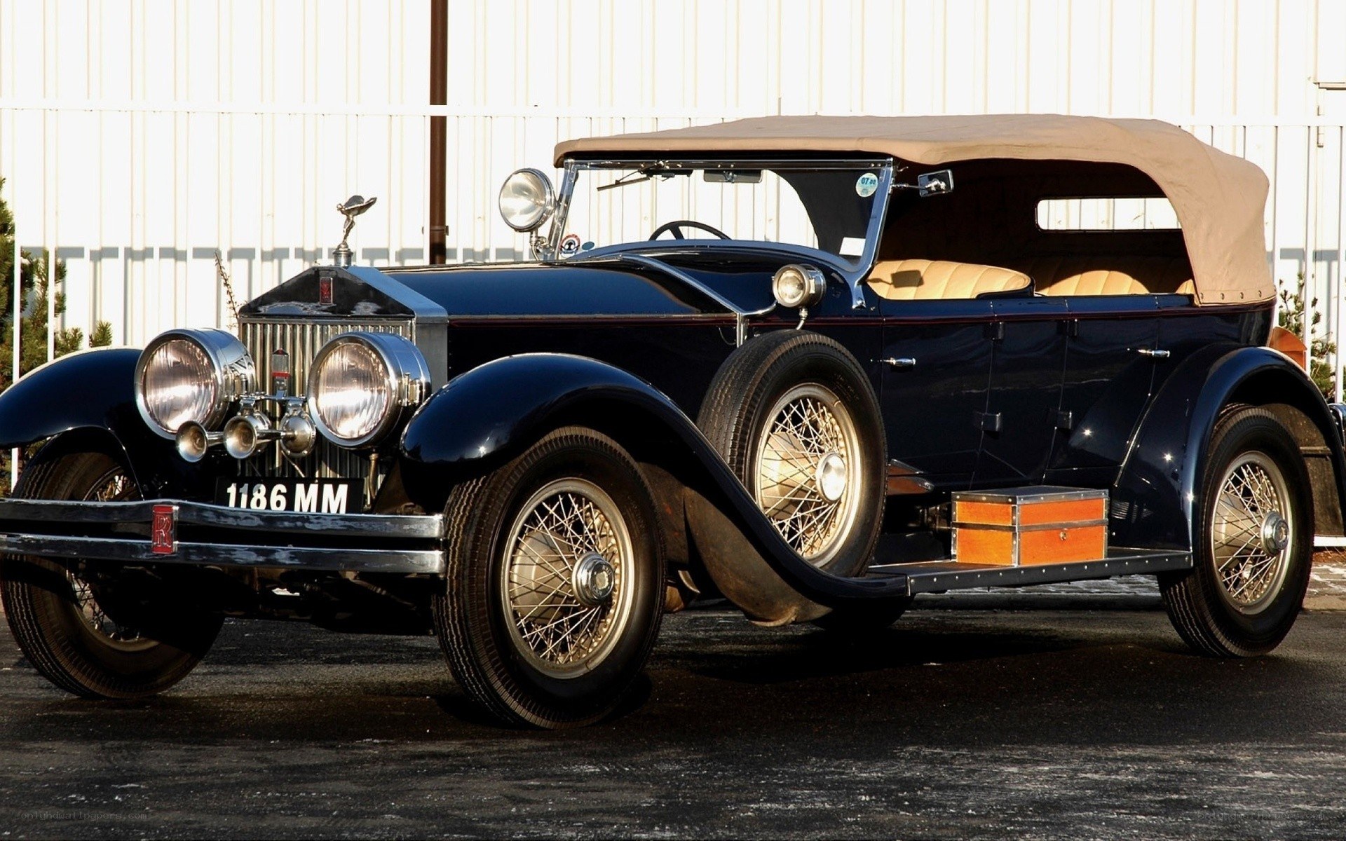 Classic blue Rolls-Royce car