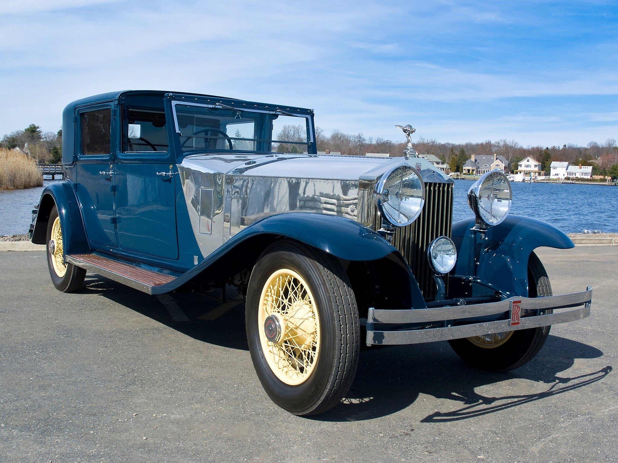Classic blue Rolls-Royce car