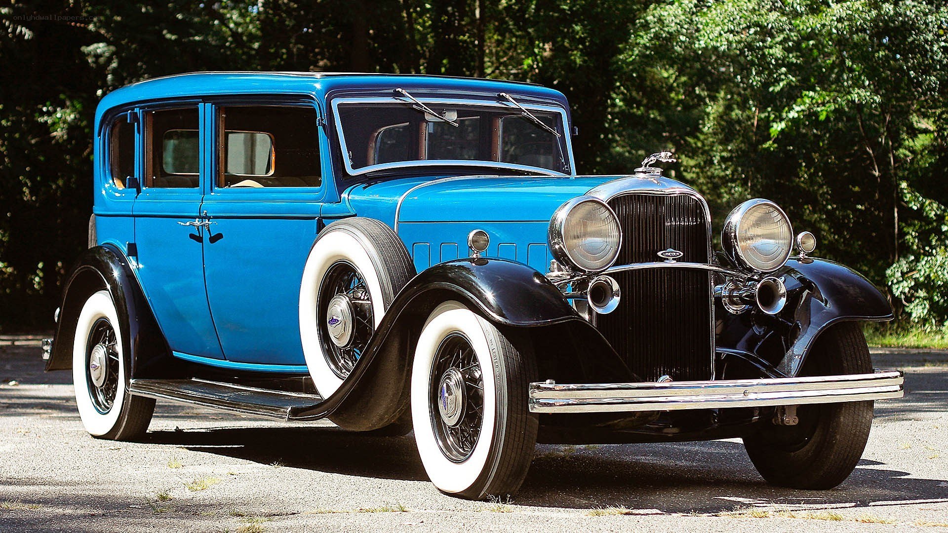 Classic blue vintage car