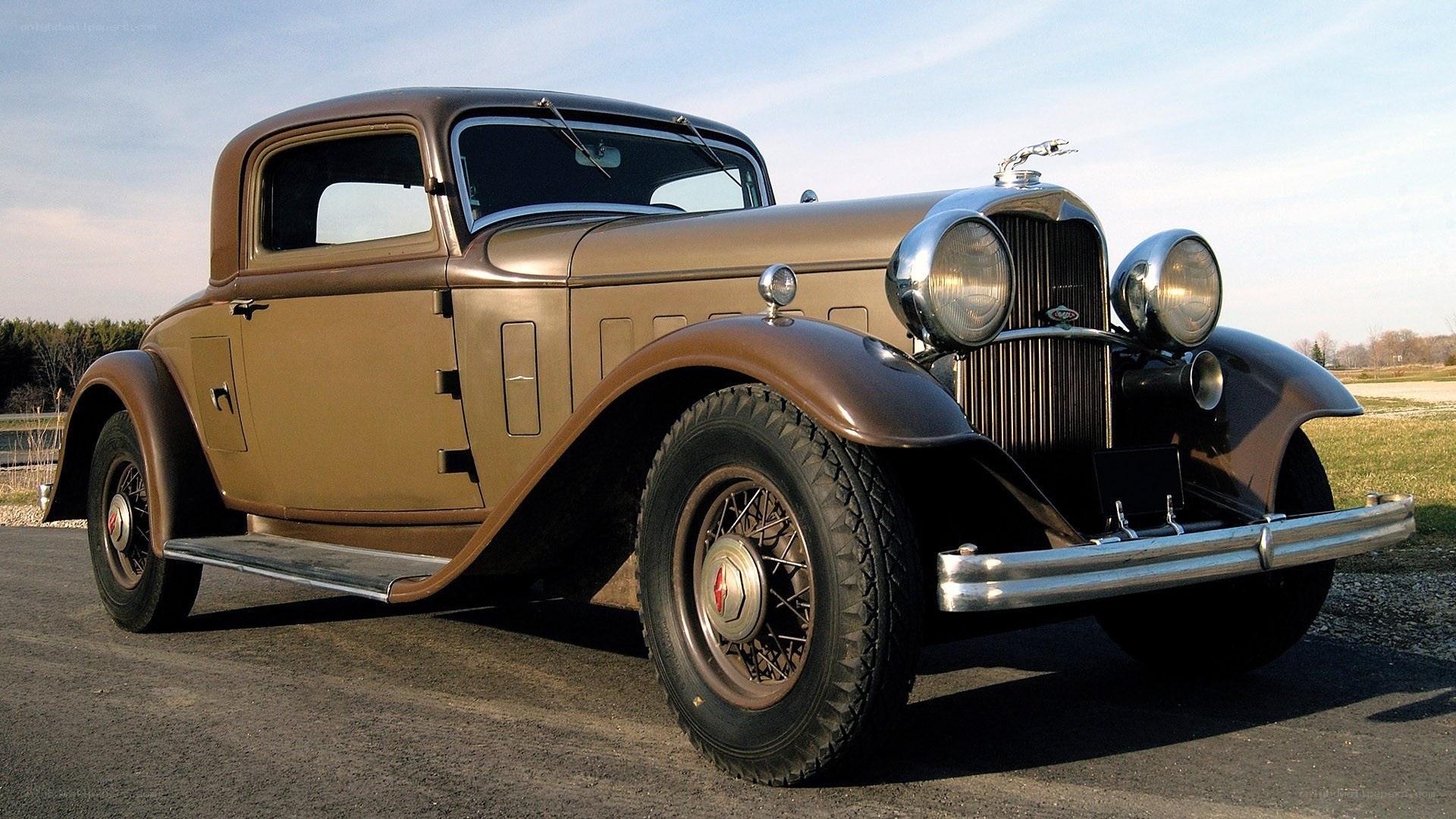 Classic brown coupe car