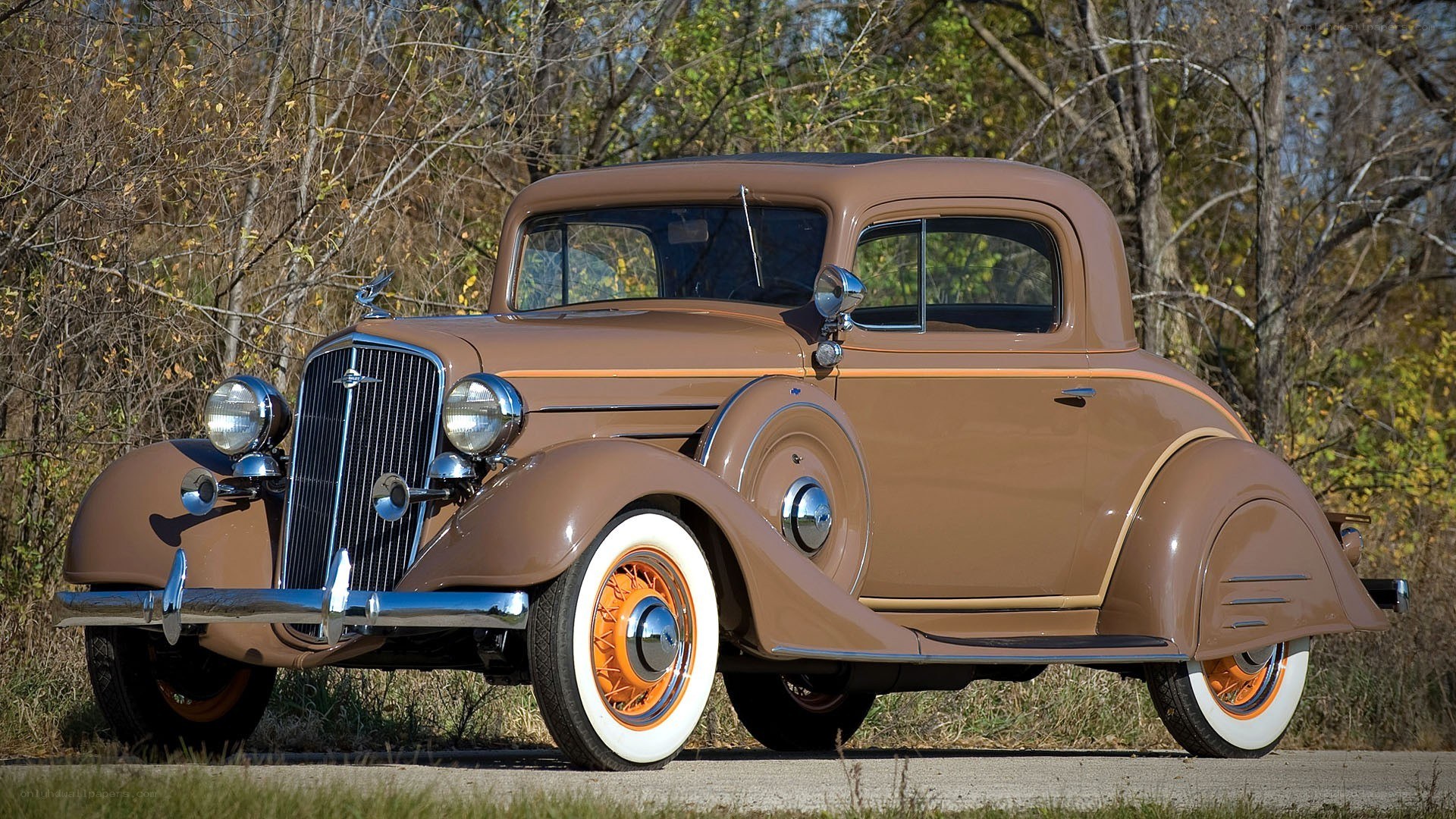 Classic brown coupe car