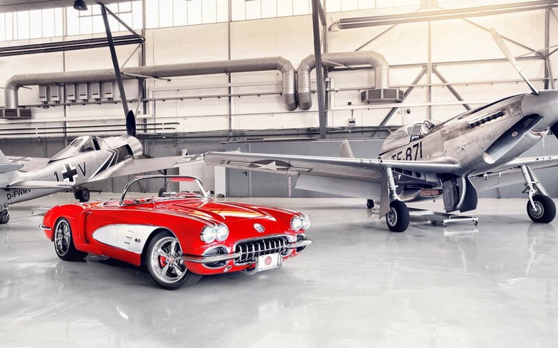 Classic car and vintage planes