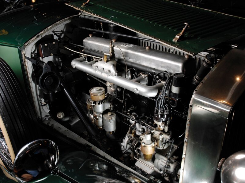 Classic Car Engine — Green, Detailed