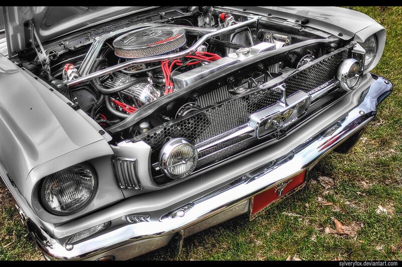 Classic Car Engine — Silver, Detailed