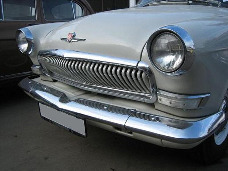 Classic Car Front View — Silver