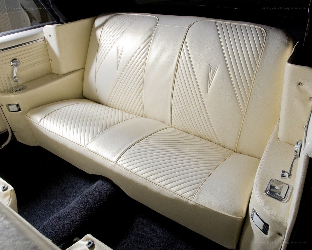 Classic car rear bench seat
