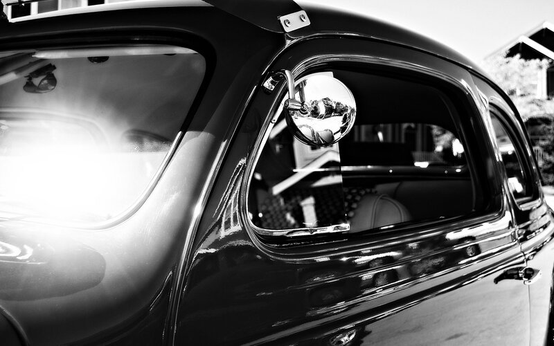 Classic Car Side View — Black