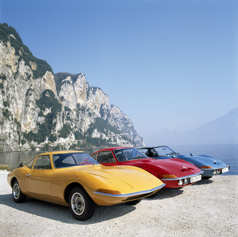 Classic cars by the lake