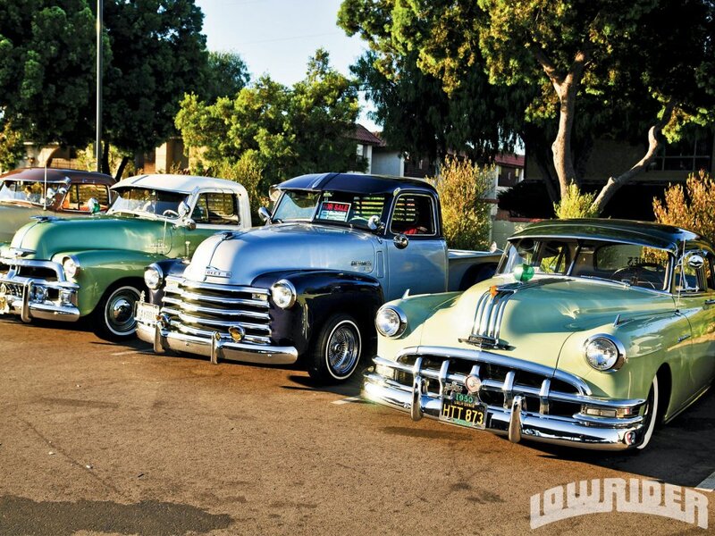 Classic Cars in a Row — Green