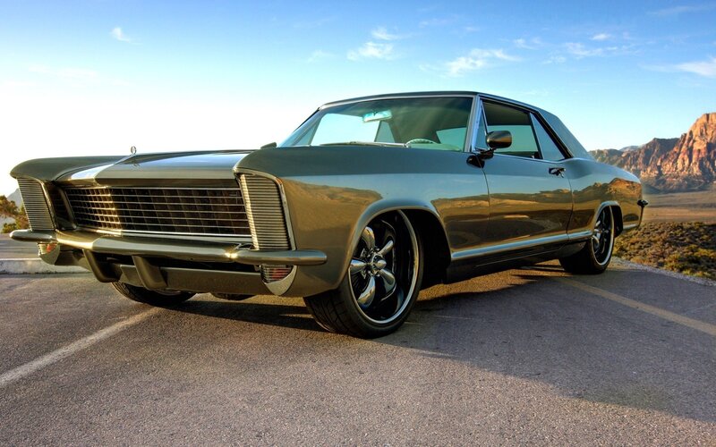 Classic Green Car — Serene