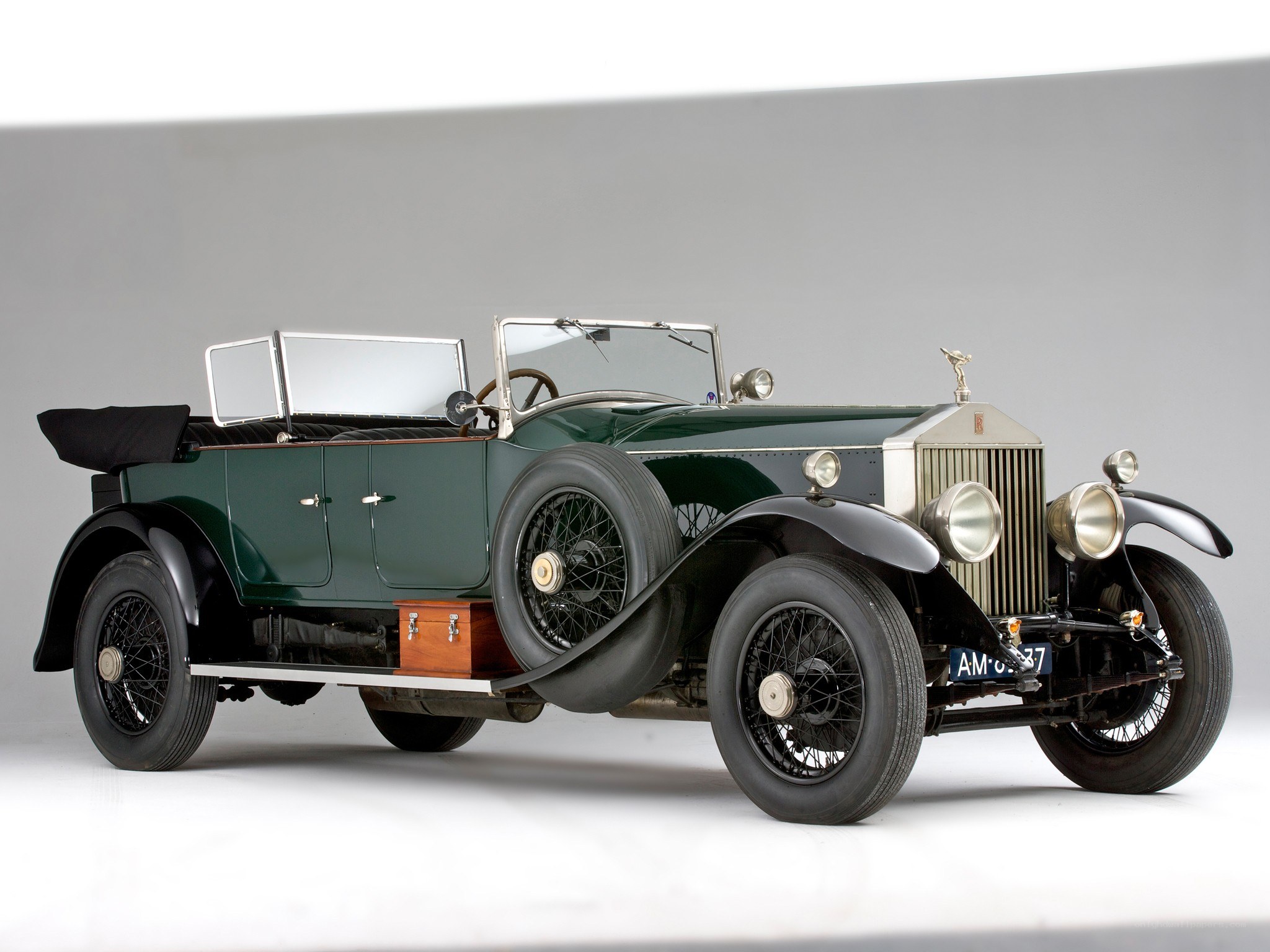 Classic green Rolls-Royce car