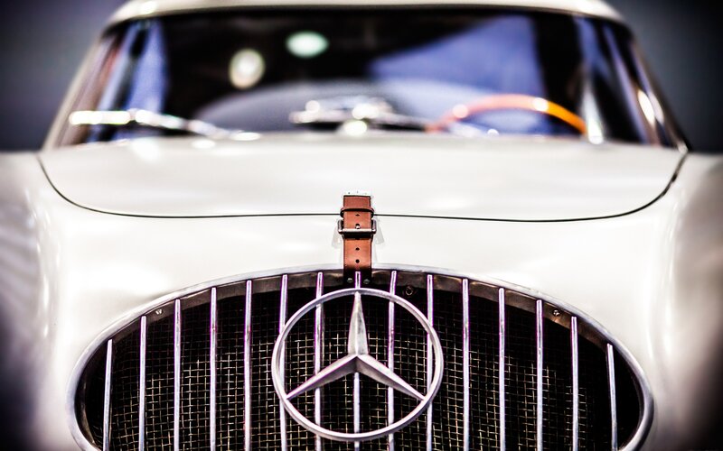 Classic Mercedes-Benz front grille