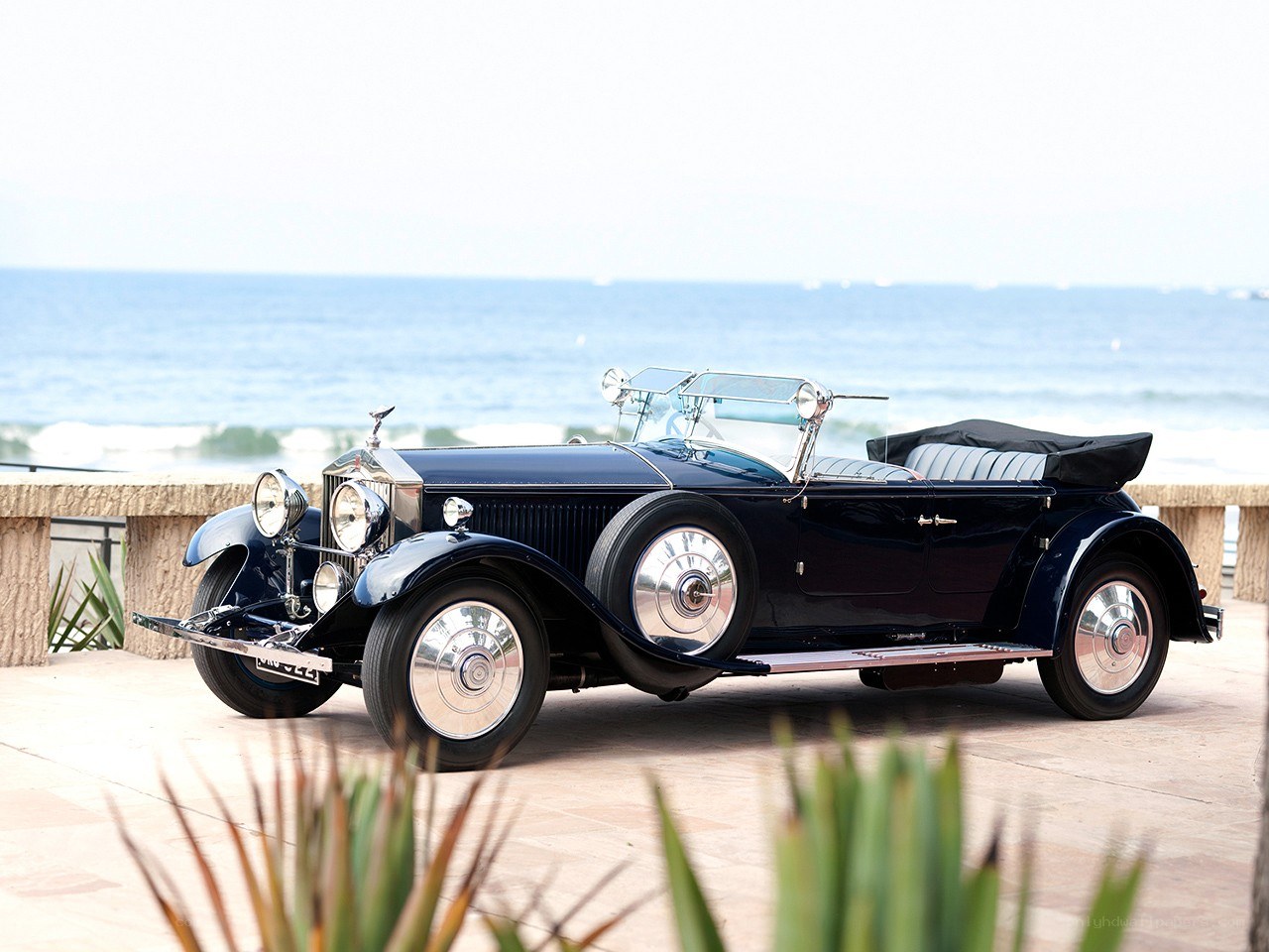 Classic Rolls-Royce by the sea