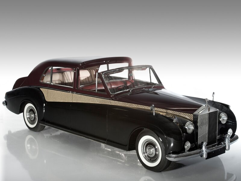 Classic Rolls-Royce Car — Black, Elegant