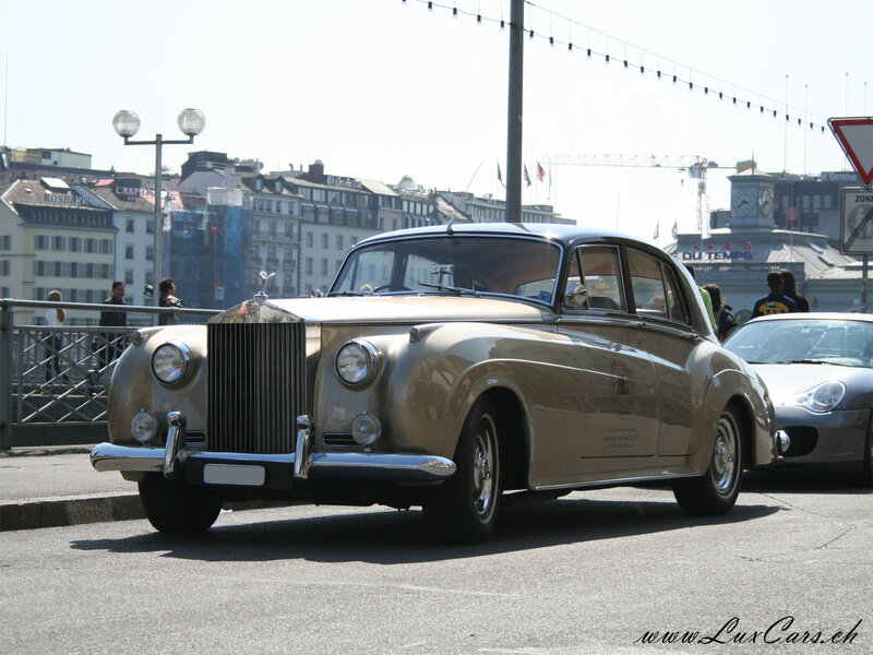 Classic Rolls-Royce Car — Silver