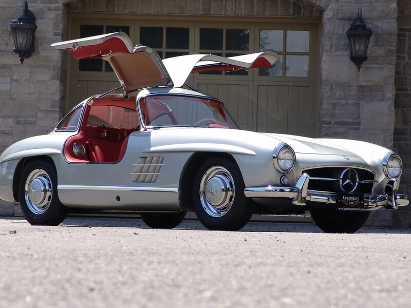 Classic silver Mercedes-Benz 300SL
