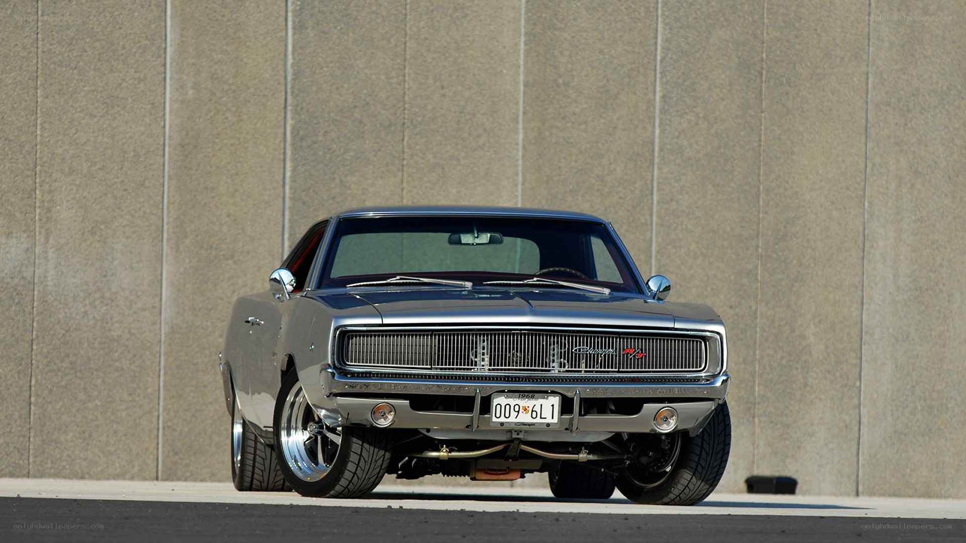 Classic silver muscle car