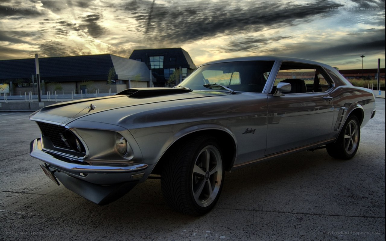 Classic silver muscle car