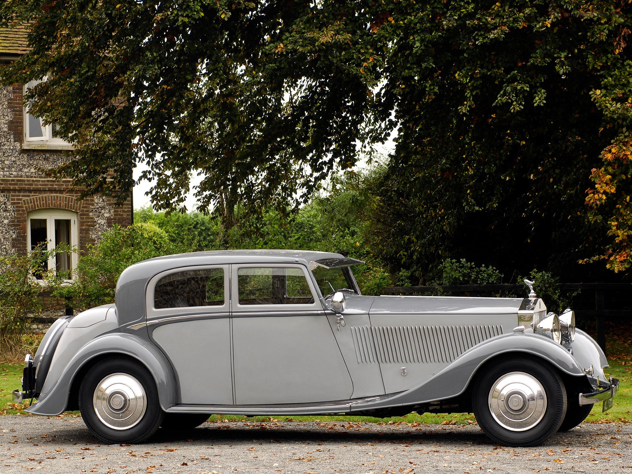 Classic silver Rolls-Royce car