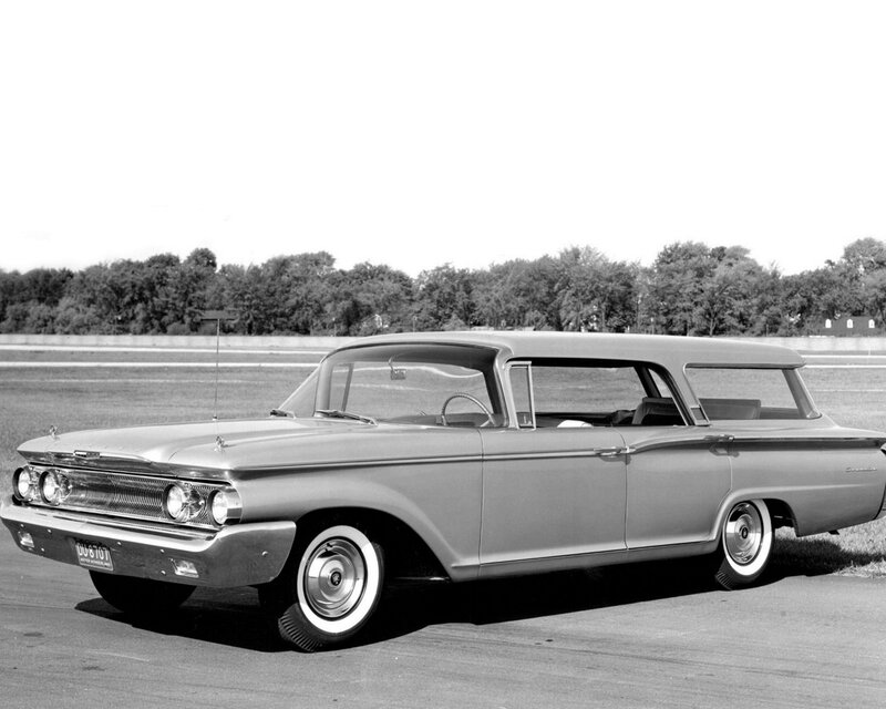 Classic Station Wagon — Black, Calm