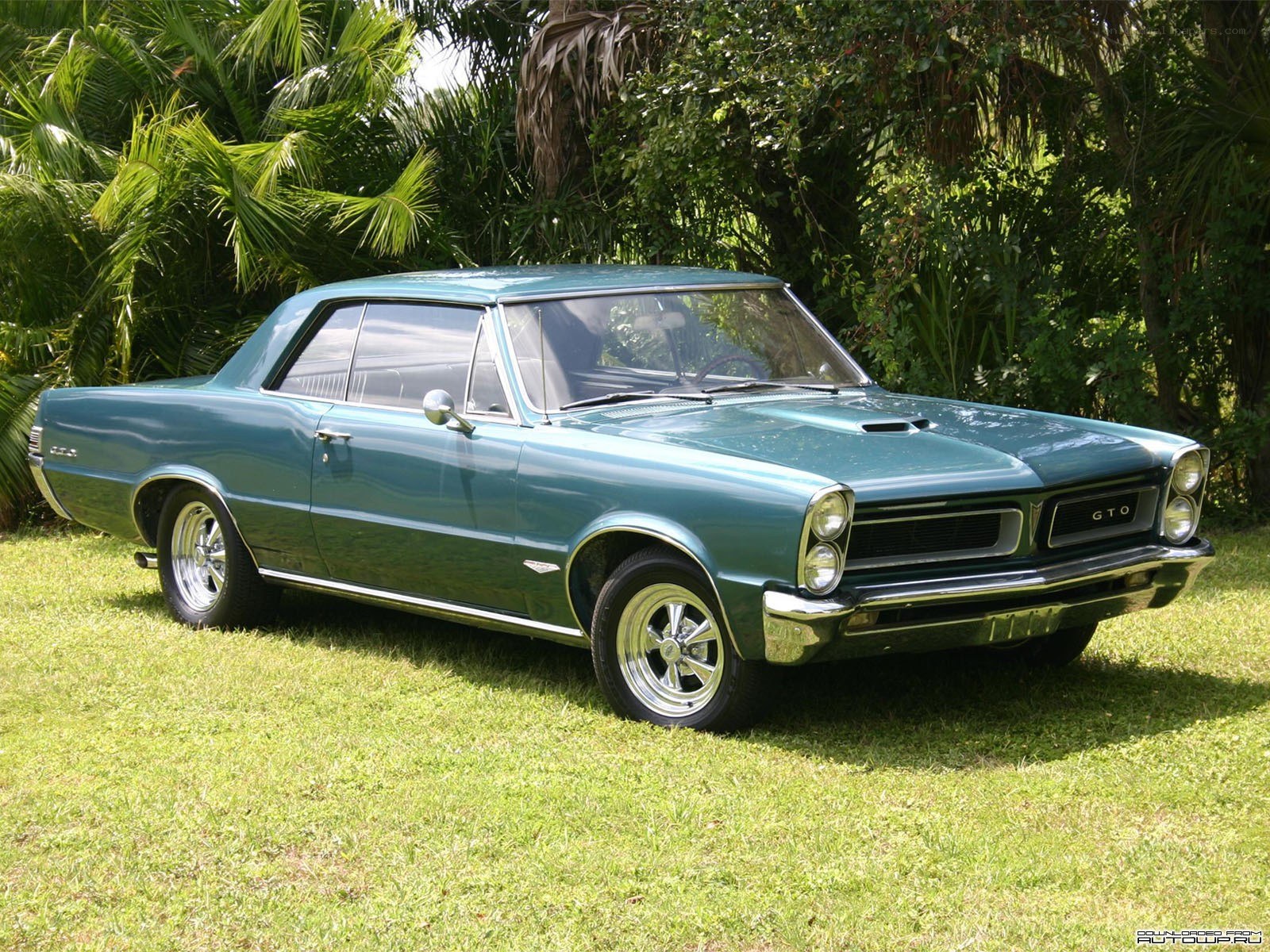 Classic teal Pontiac GTO