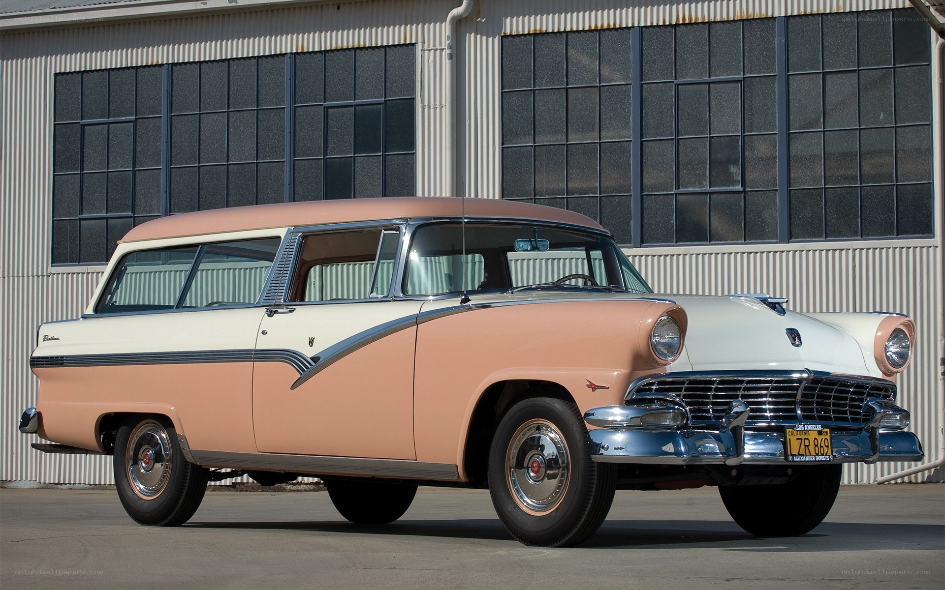 Classic two-tone station wagon