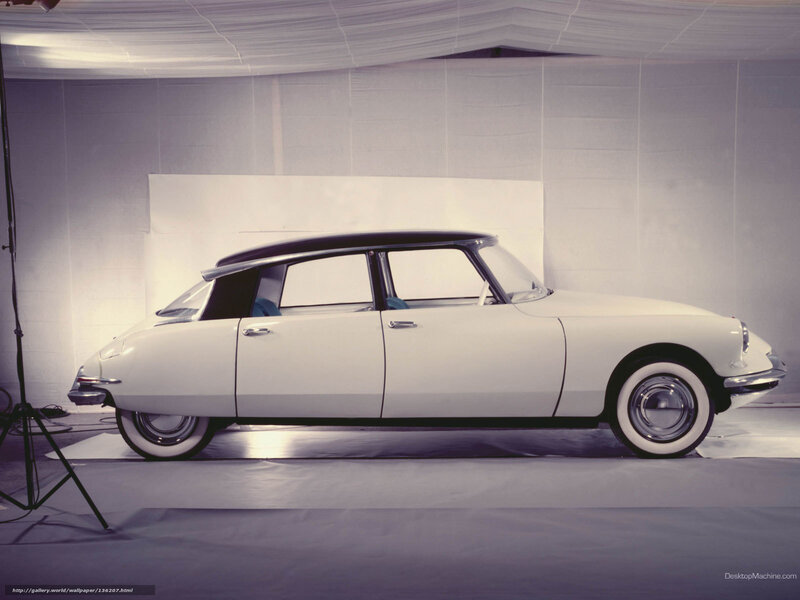 Classic white Citroën DS