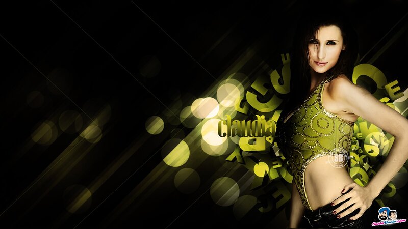 Claudia Ciesla in green outfit