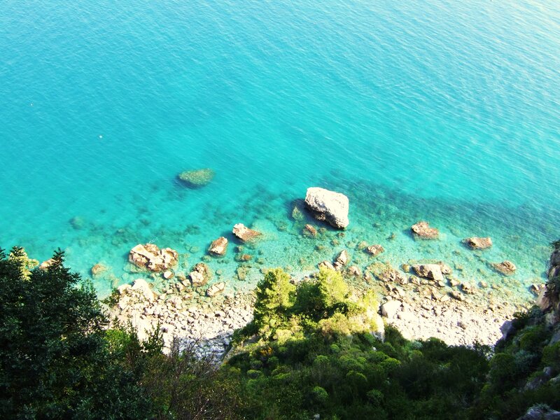Clear turquoise sea from cliff