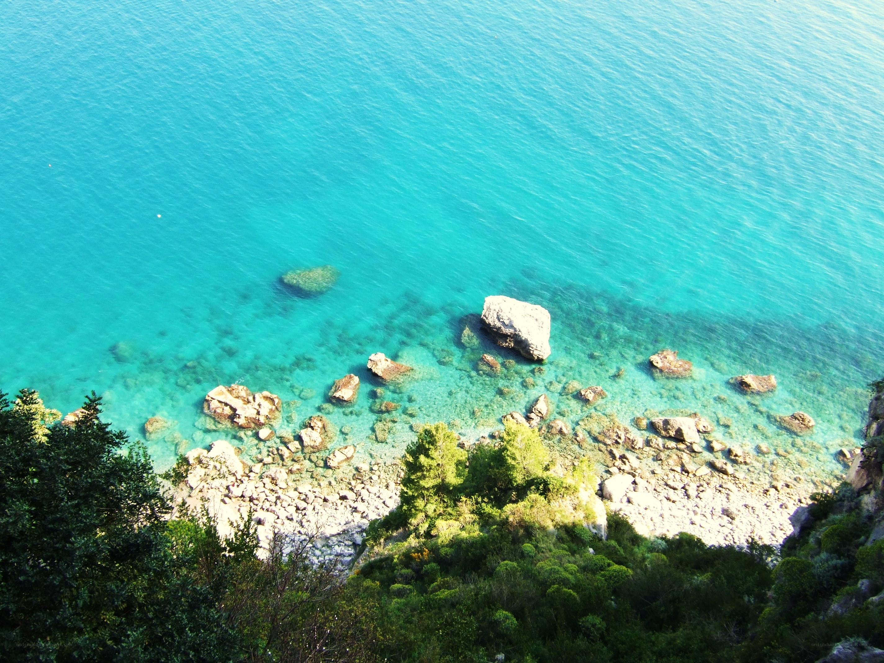 Clear turquoise sea from cliff
