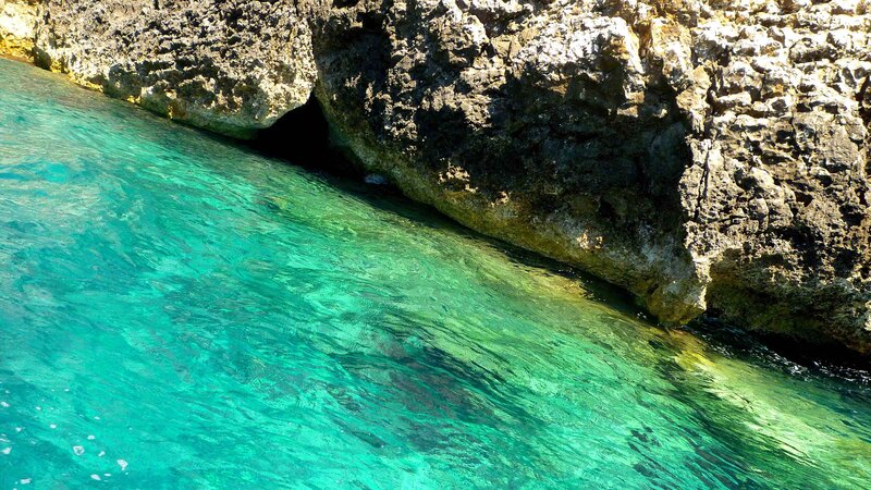 Clear Turquoise Water — Serene