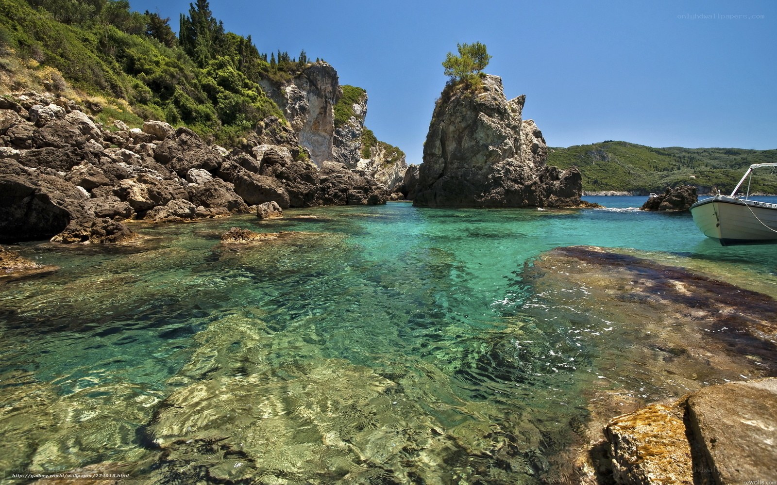 Clear waters and rocky cliffs