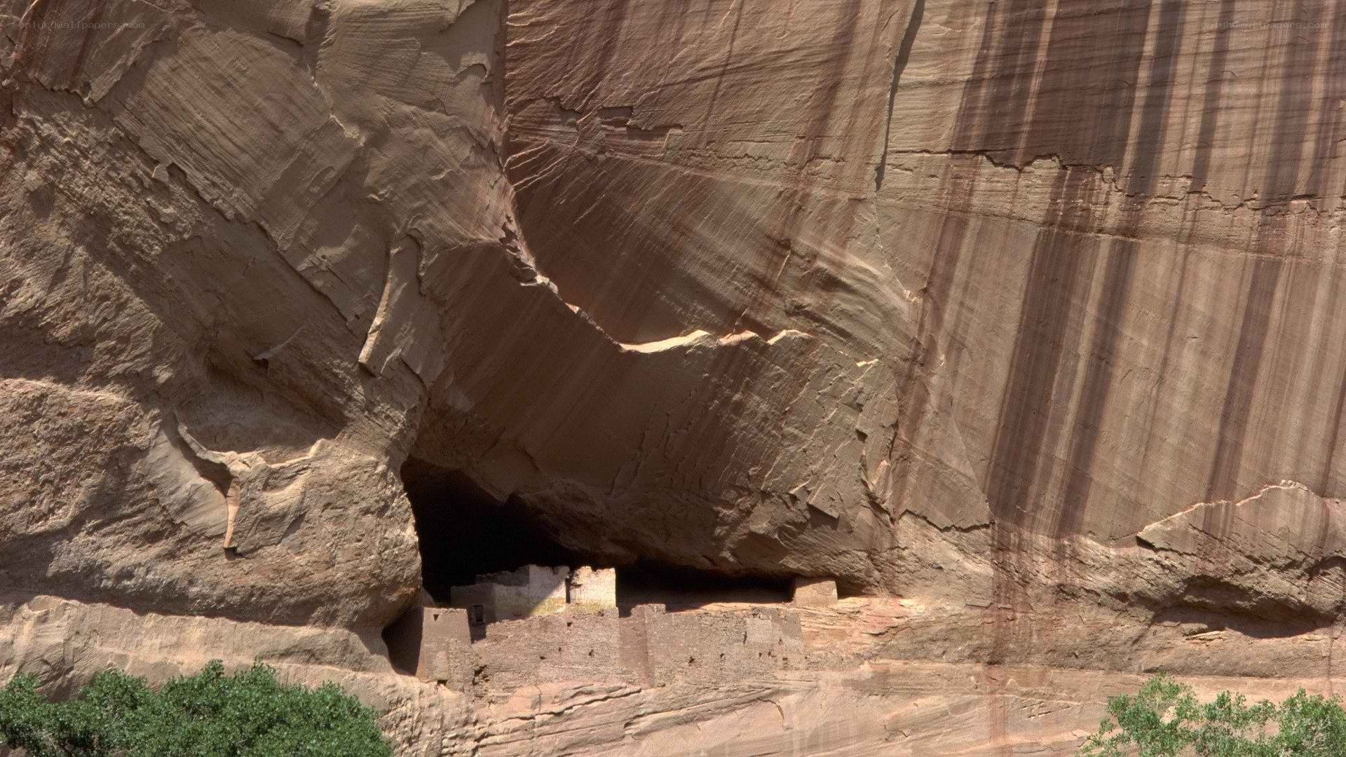 cliff dwelling at canyon de chelly