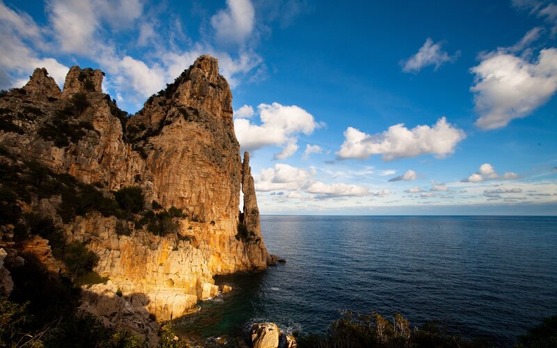 cliff overlooking the sea