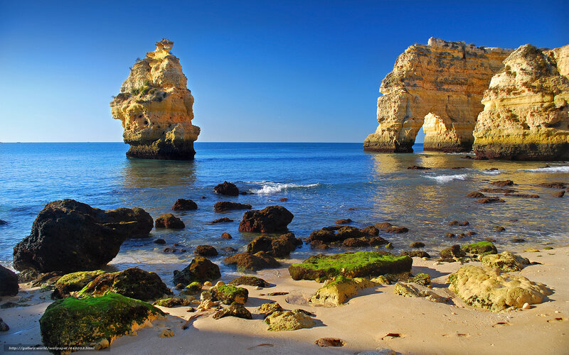 Cliffs and sea arch at Praia da Marinha