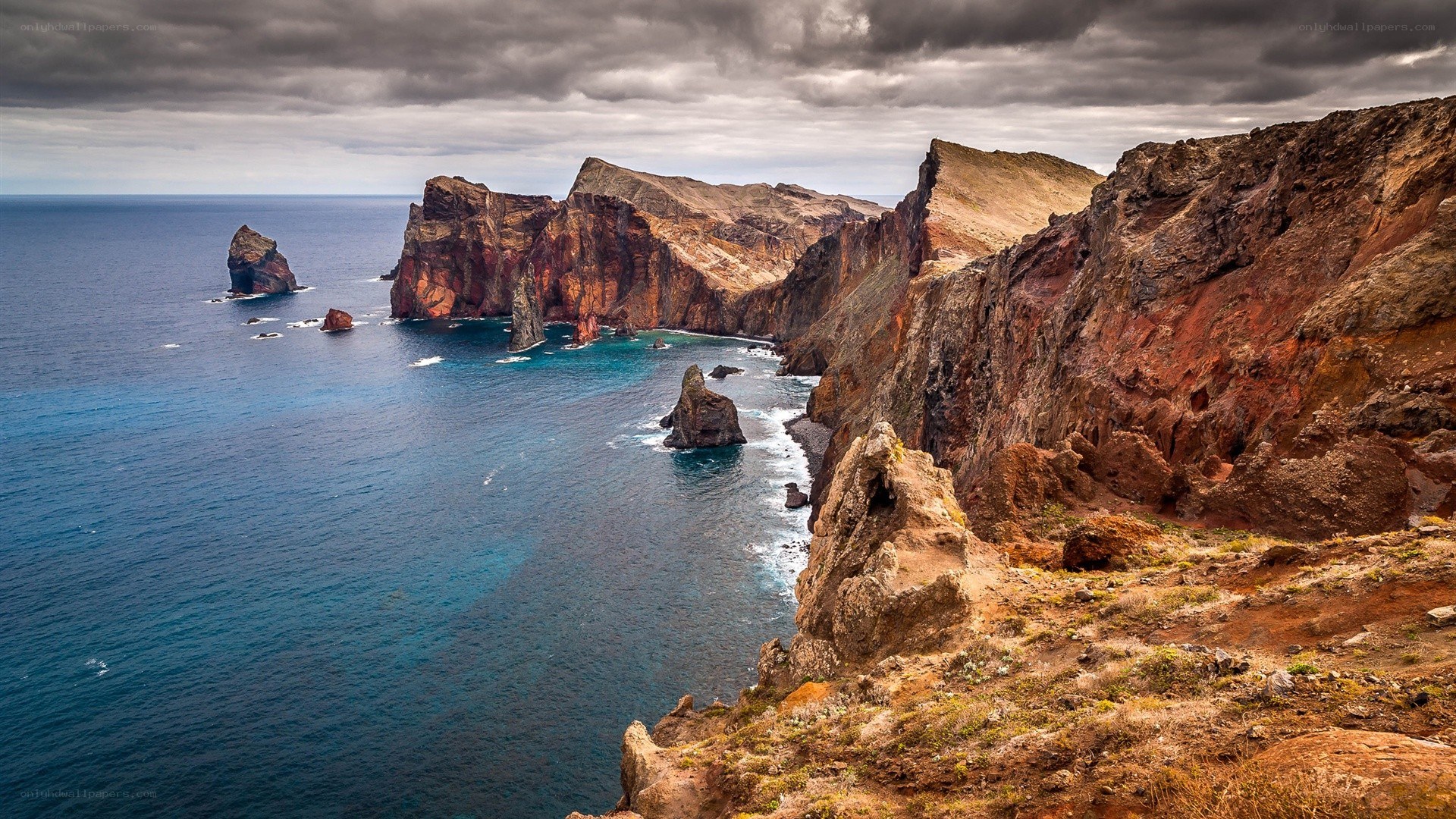 cliffs and sea at cape carvao