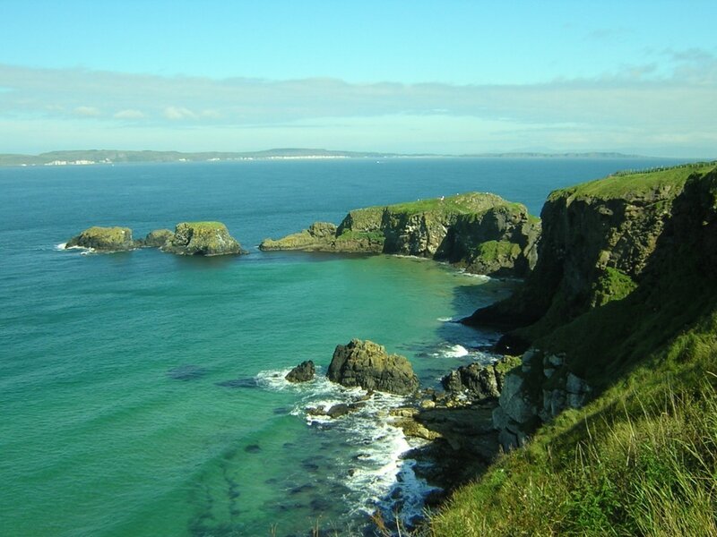 cliffs and sea at giant's causeway