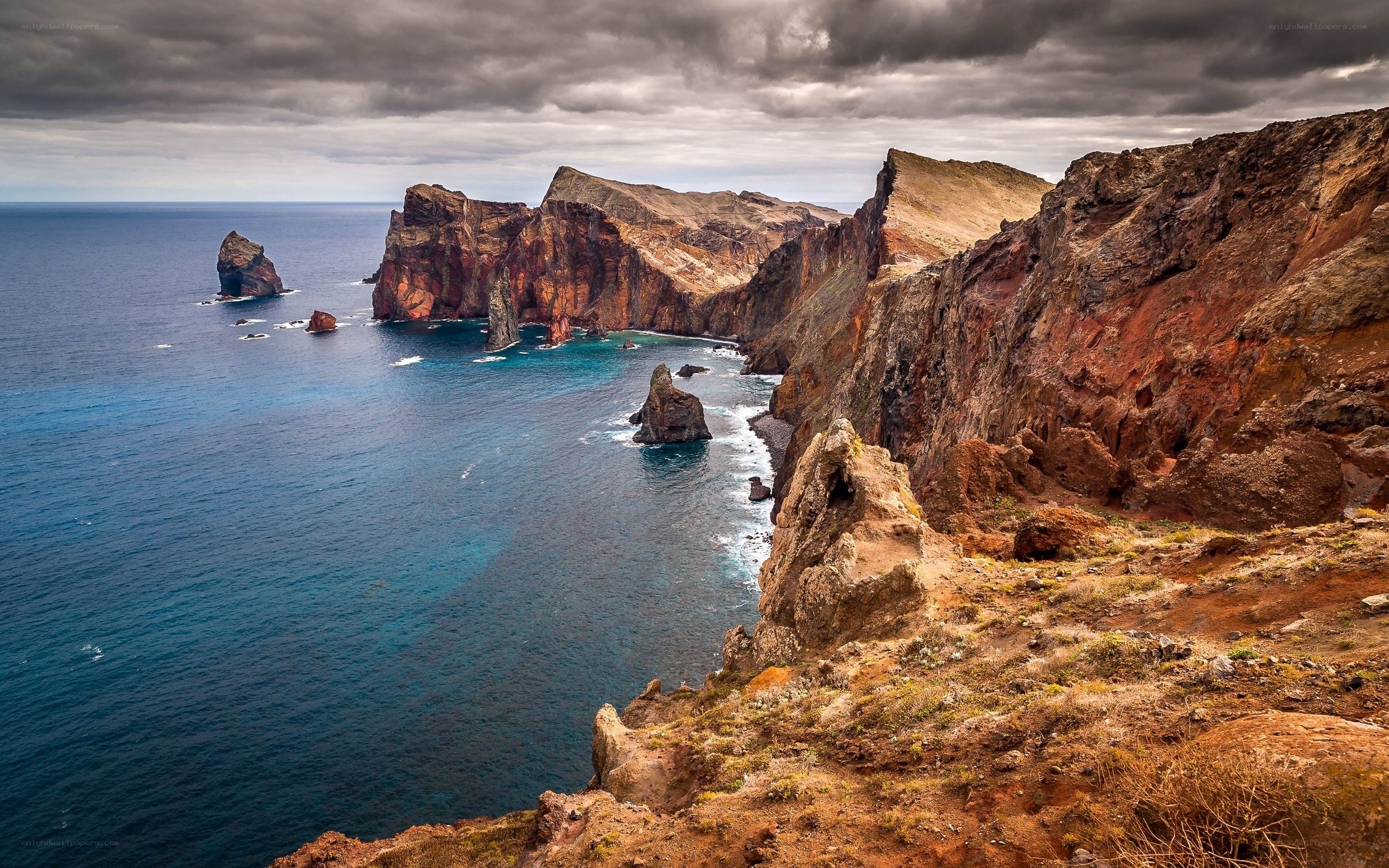 cliffs and sea stacks at ponta de são lourenço
