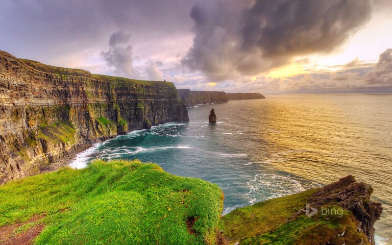 Cliffs by the Ocean — Green, Dramatic