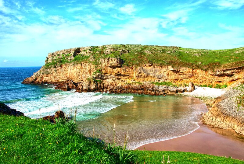 Cliffside Cove Beach — Green