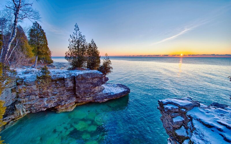 Cliffside Lake View — Blue