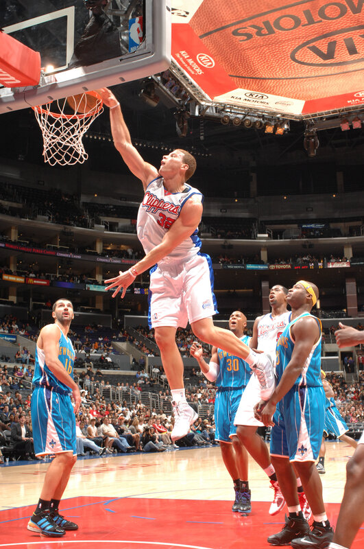 Clippers player dunks in game