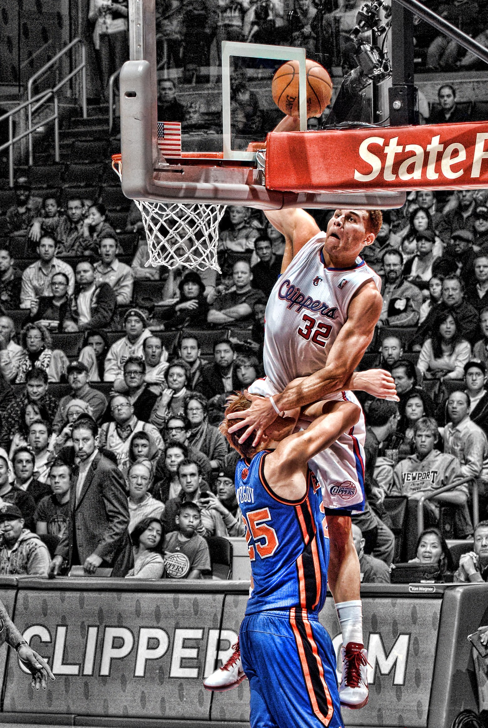 Clippers player dunks over defender