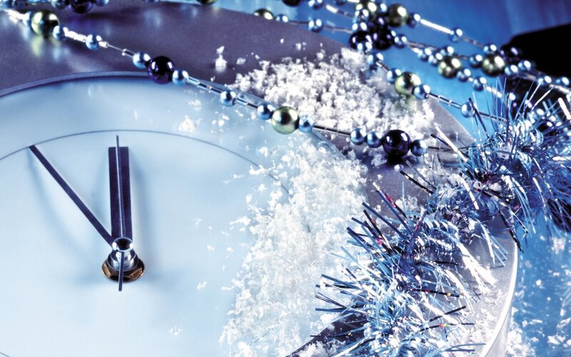 Clock with Holiday Decorations — Blue