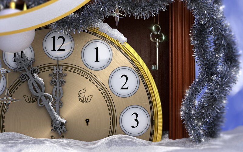 Clock with Snow and Tinsel — Gold