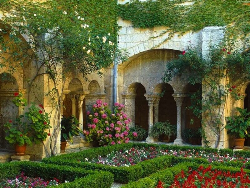 Cloister Garden with Flowers — Green