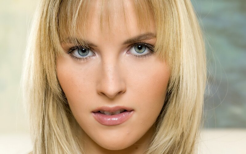close-up of a blonde woman
