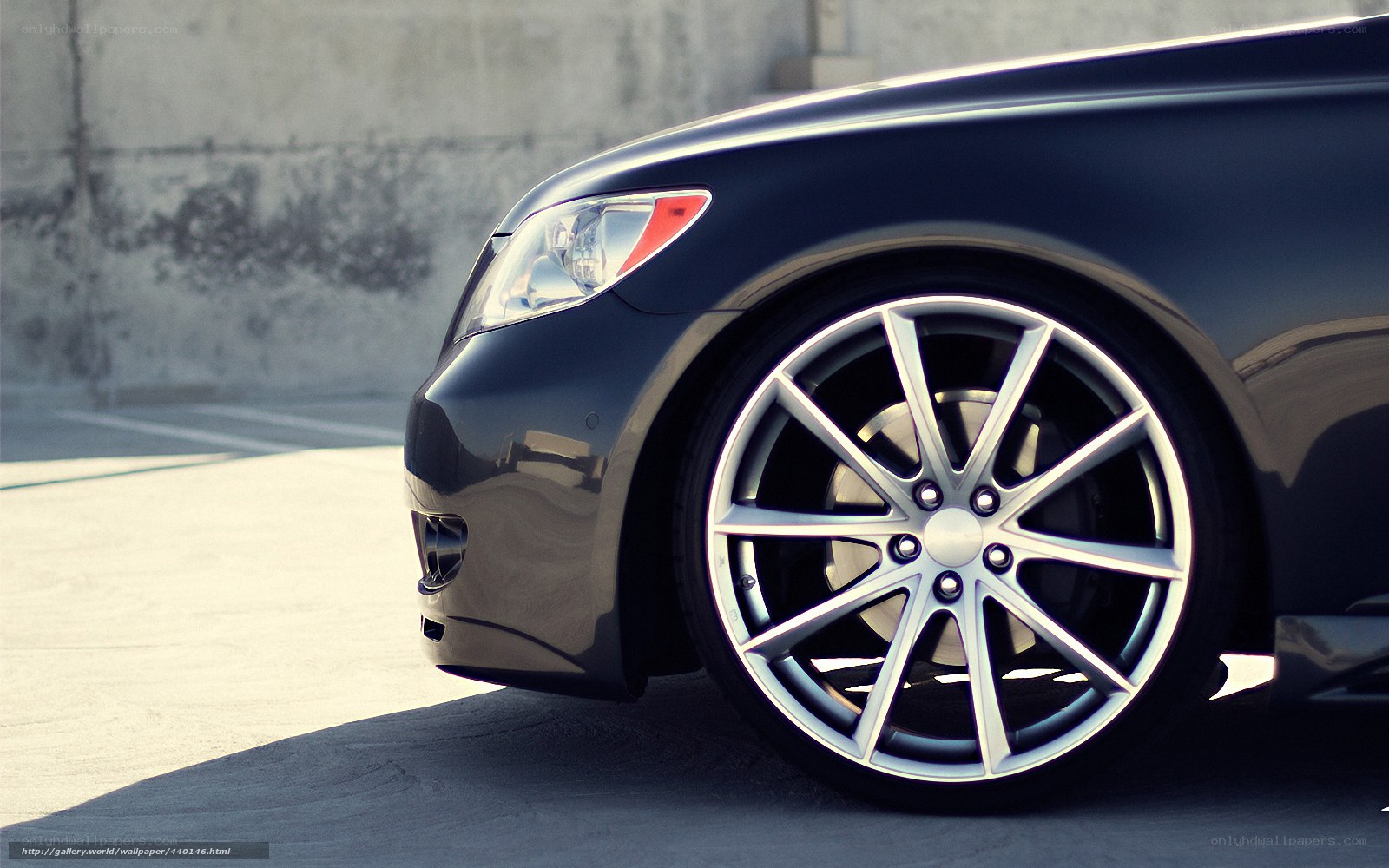 Close-up of a luxury car wheel